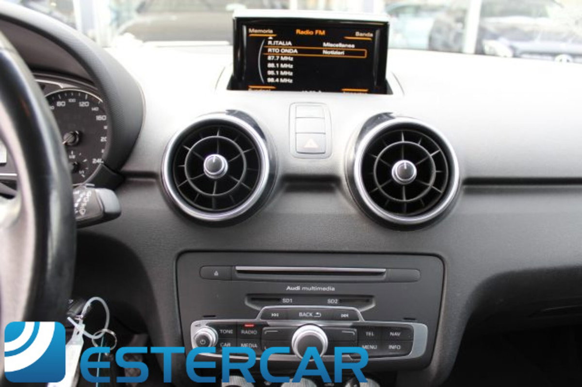 Audi A1 Sportback 1.6 TDI 116 CV Sport (8)