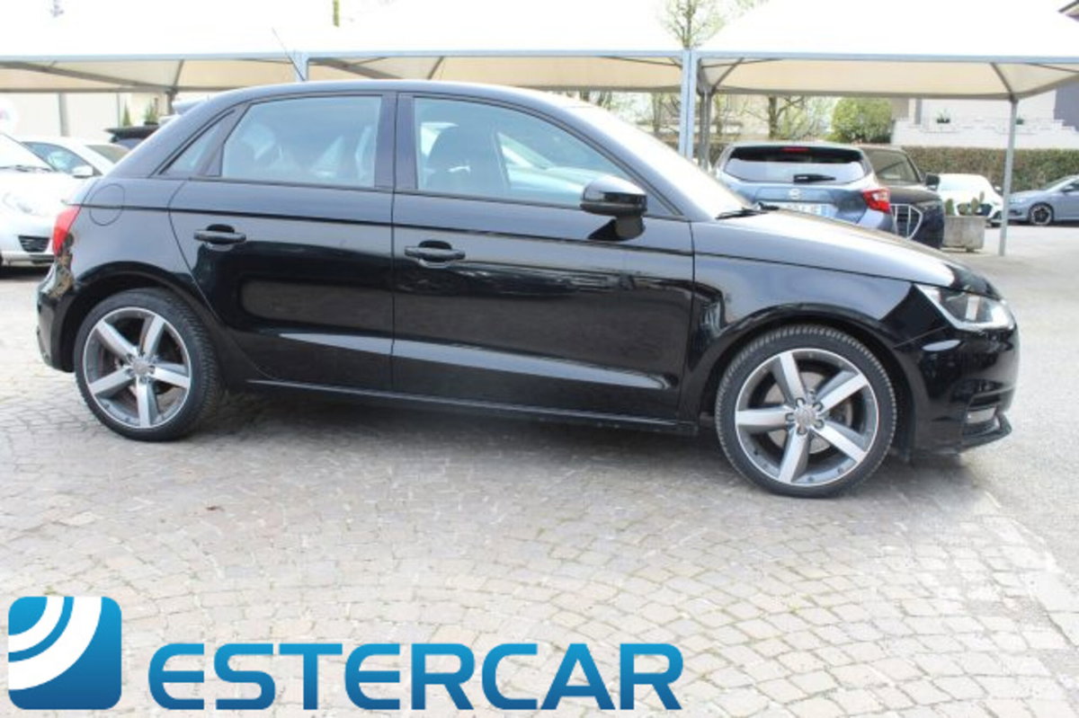 Audi A1 Sportback 1.6 TDI 116 CV Sport (9)
