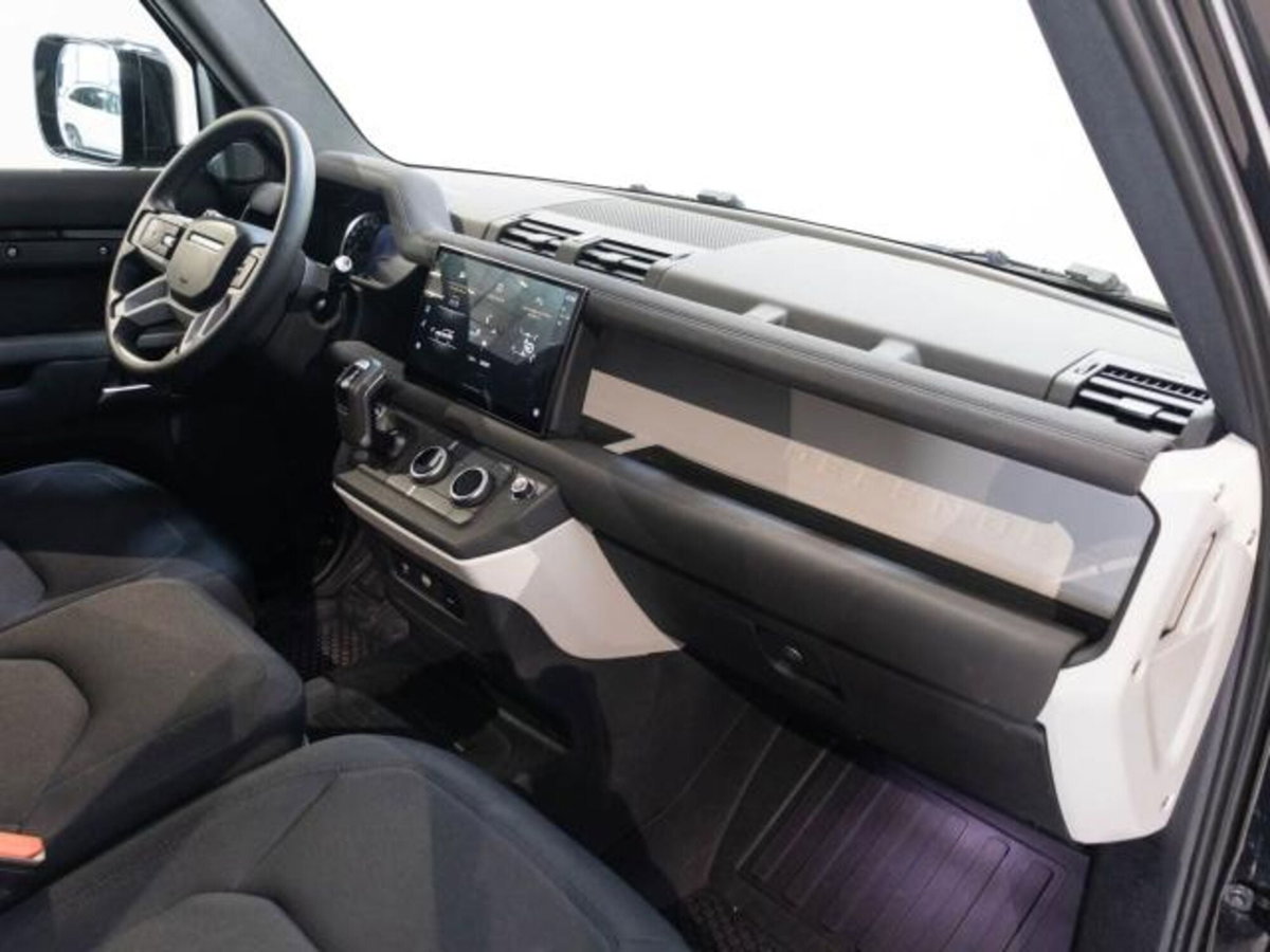 Land Rover Defender 90 3.0D I6 200 CV AWD Auto X-Dynamic HSE (13)