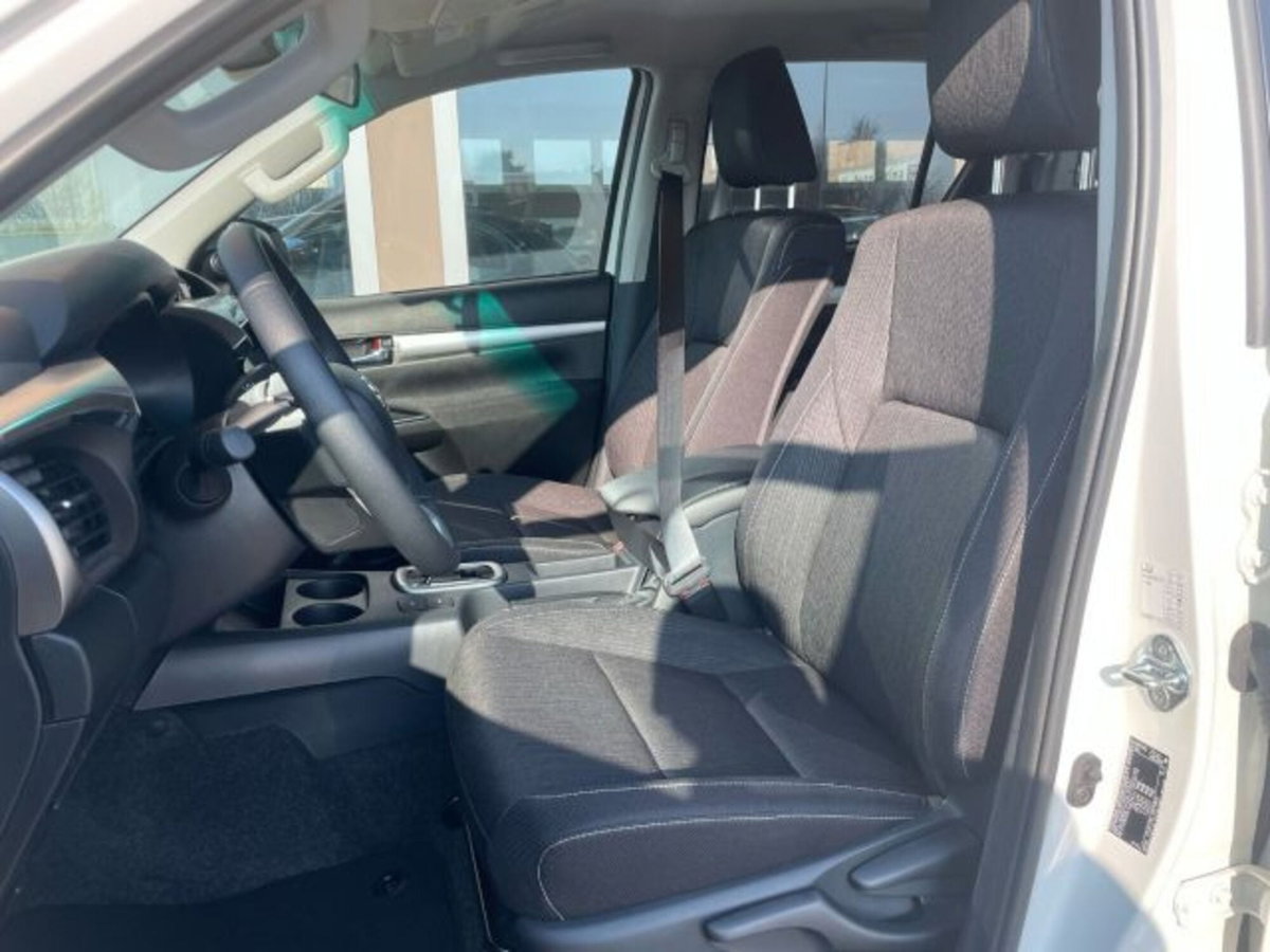Toyota Hilux 2.D-4D 4WD porte Double Cab Executive (10)