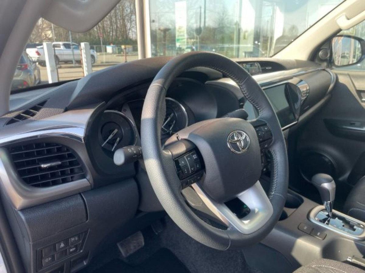 Toyota Hilux 2.D-4D 4WD porte Double Cab Executive (11)