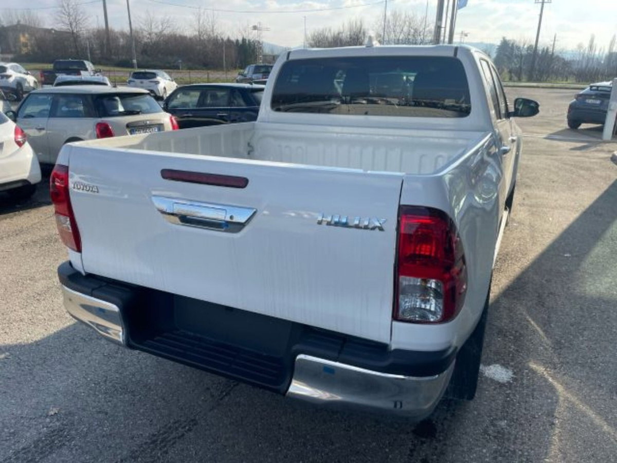 Toyota Hilux 2.D-4D 4WD porte Double Cab Executive (5)