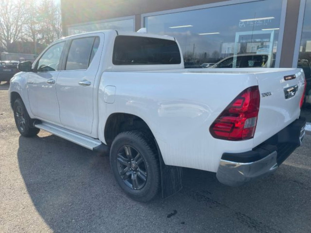 Toyota Hilux 2.D-4D 4WD porte Double Cab Executive (7)