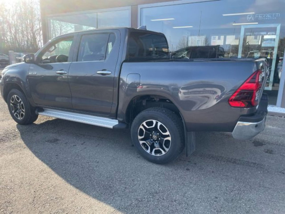 Toyota Hilux 2.D-4D 4WD porte Double Cab Executive (12)