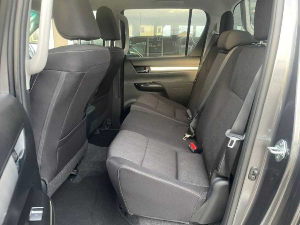 Toyota Hilux 2.D-4D 4WD porte Double Cab Executive (13)