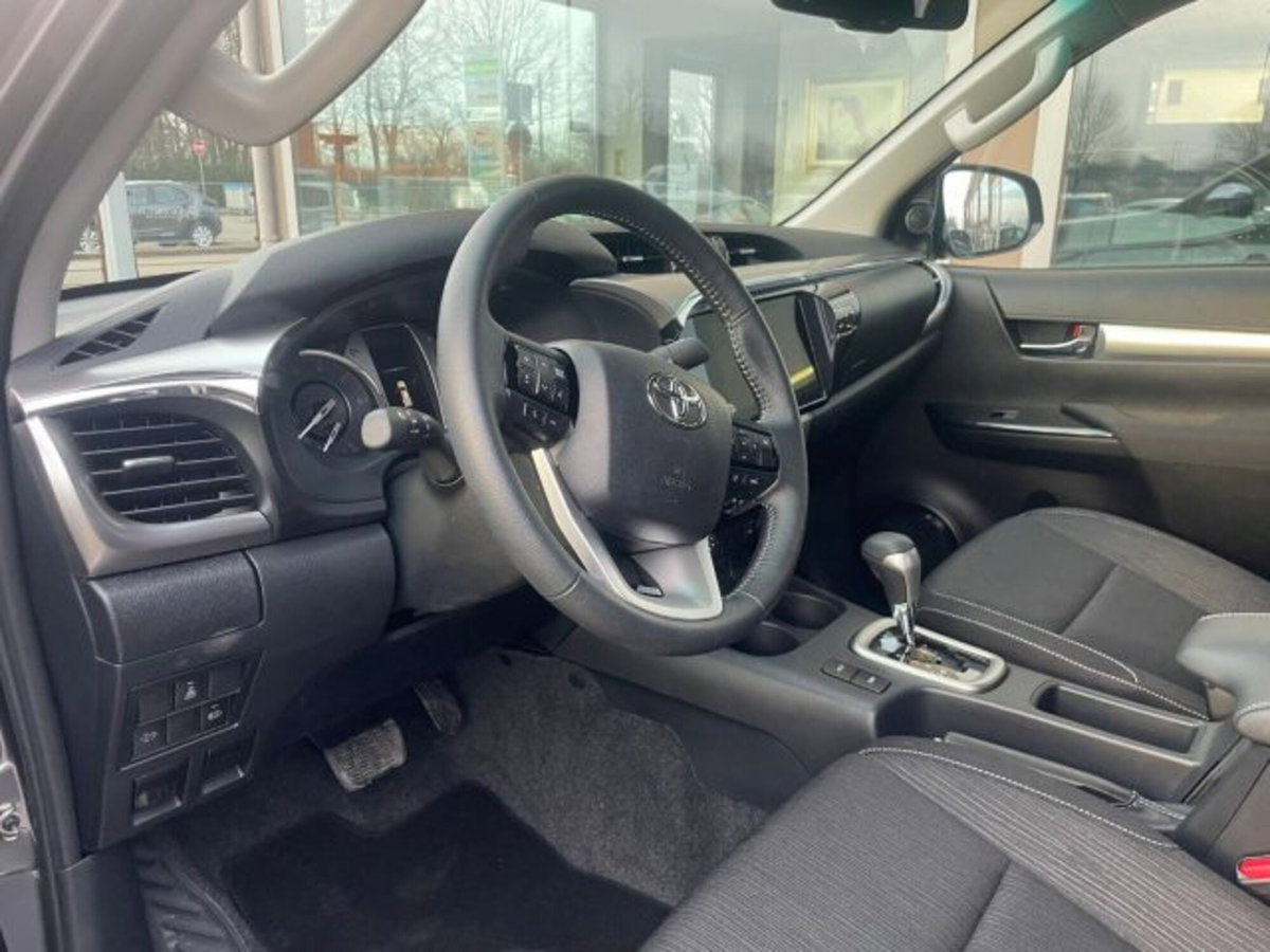 Toyota Hilux 2.D-4D 4WD porte Double Cab Executive (15)