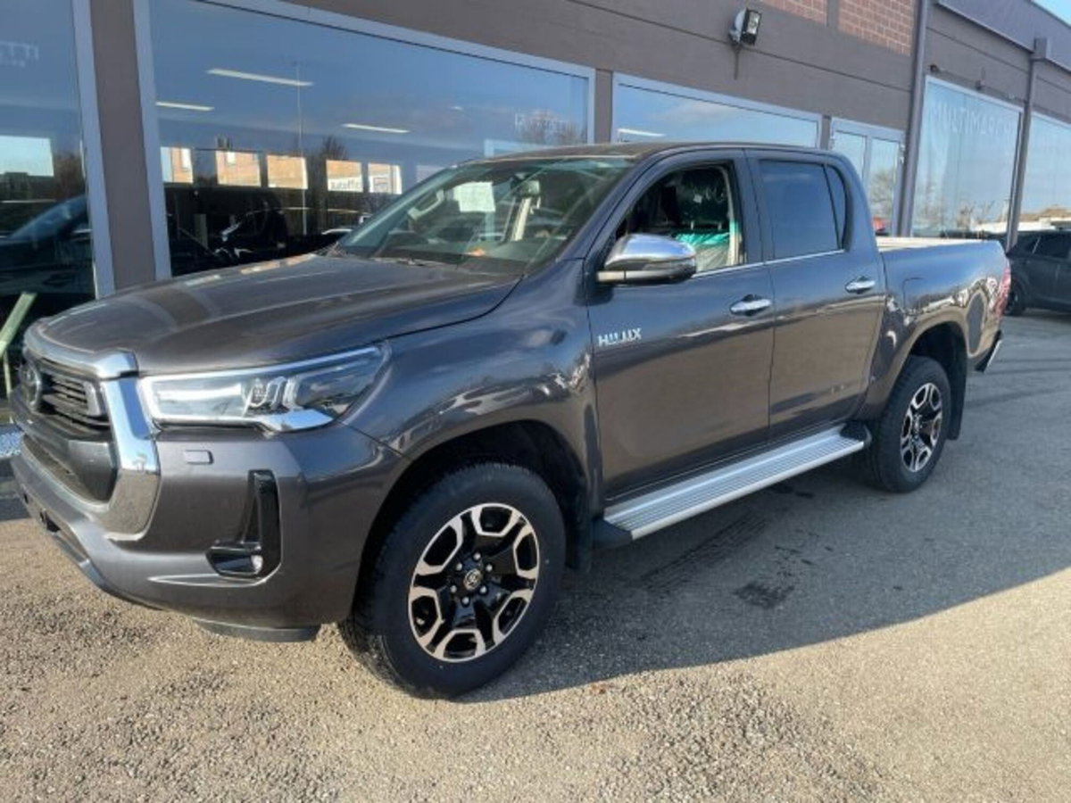 Toyota Hilux 2.D-4D 4WD porte Double Cab Executive (2)