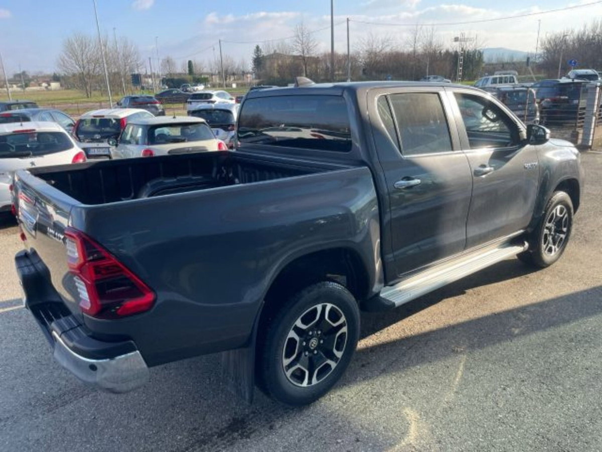 Toyota Hilux 2.D-4D 4WD porte Double Cab Executive (8)