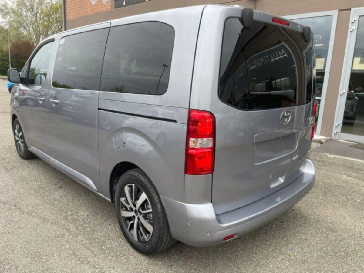 Toyota Proace Verso Verso 2.0D 150 CV L1 D Executive (10)