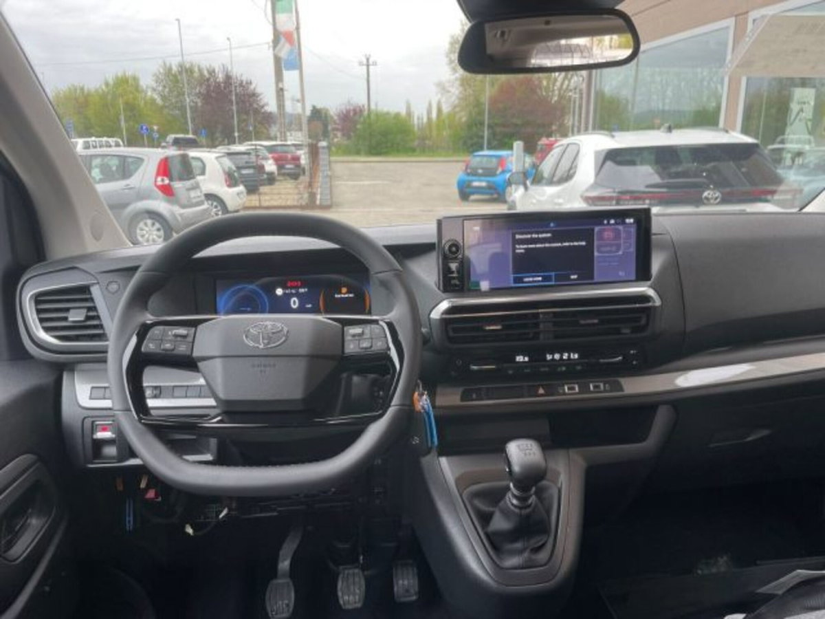 Toyota Proace Verso Verso 2.0D 150 CV L1 D Executive (13)