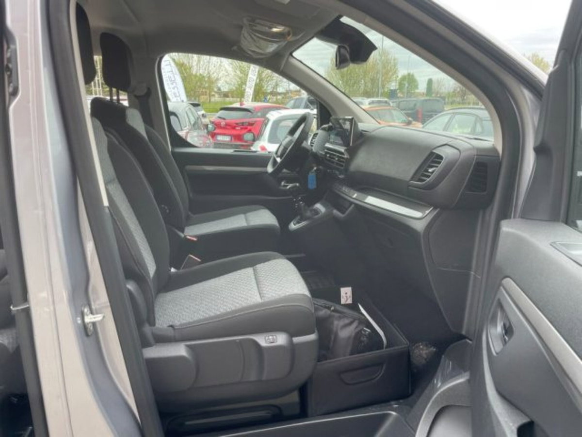 Toyota Proace Verso Verso 2.0D 150 CV L1 D Executive (16)