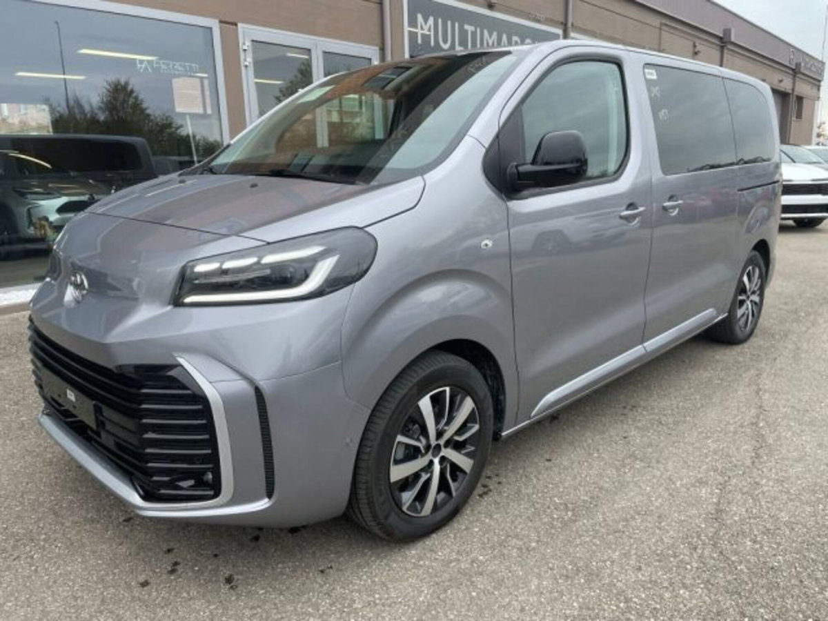Toyota Proace Verso Verso 2.0D 150 CV L1 D Executive (2)