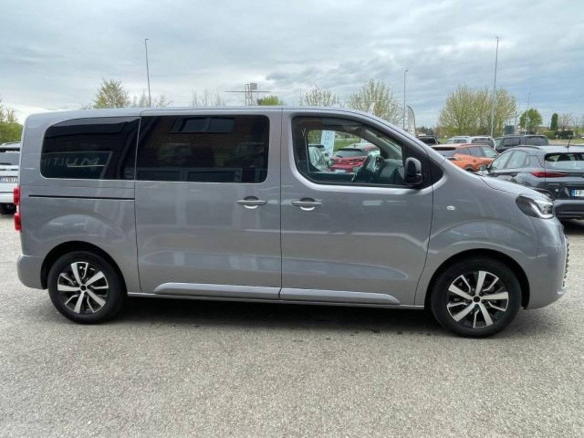Toyota Proace Verso Verso 2.0D 150 CV L1 D Executive (6)
