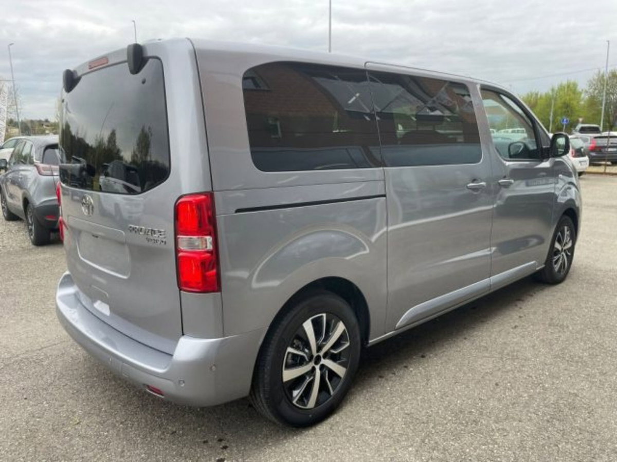 Toyota Proace Verso Verso 2.0D 150 CV L1 D Executive (8)