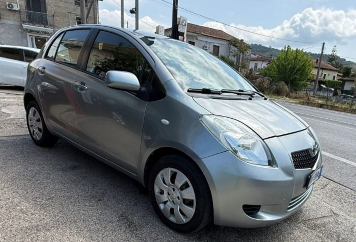 Toyota Yaris 1.0 5 porte Sol