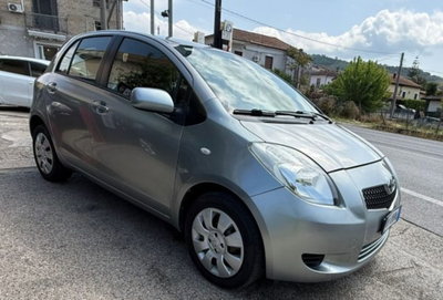 Toyota Yaris 1.0 5 porte Sol usata