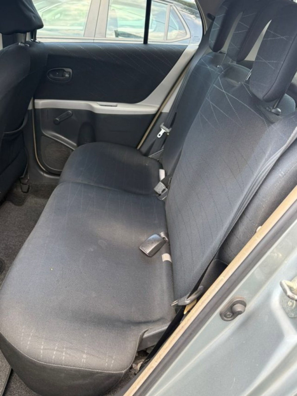 Toyota Yaris 1.0 5 porte Sol (19)