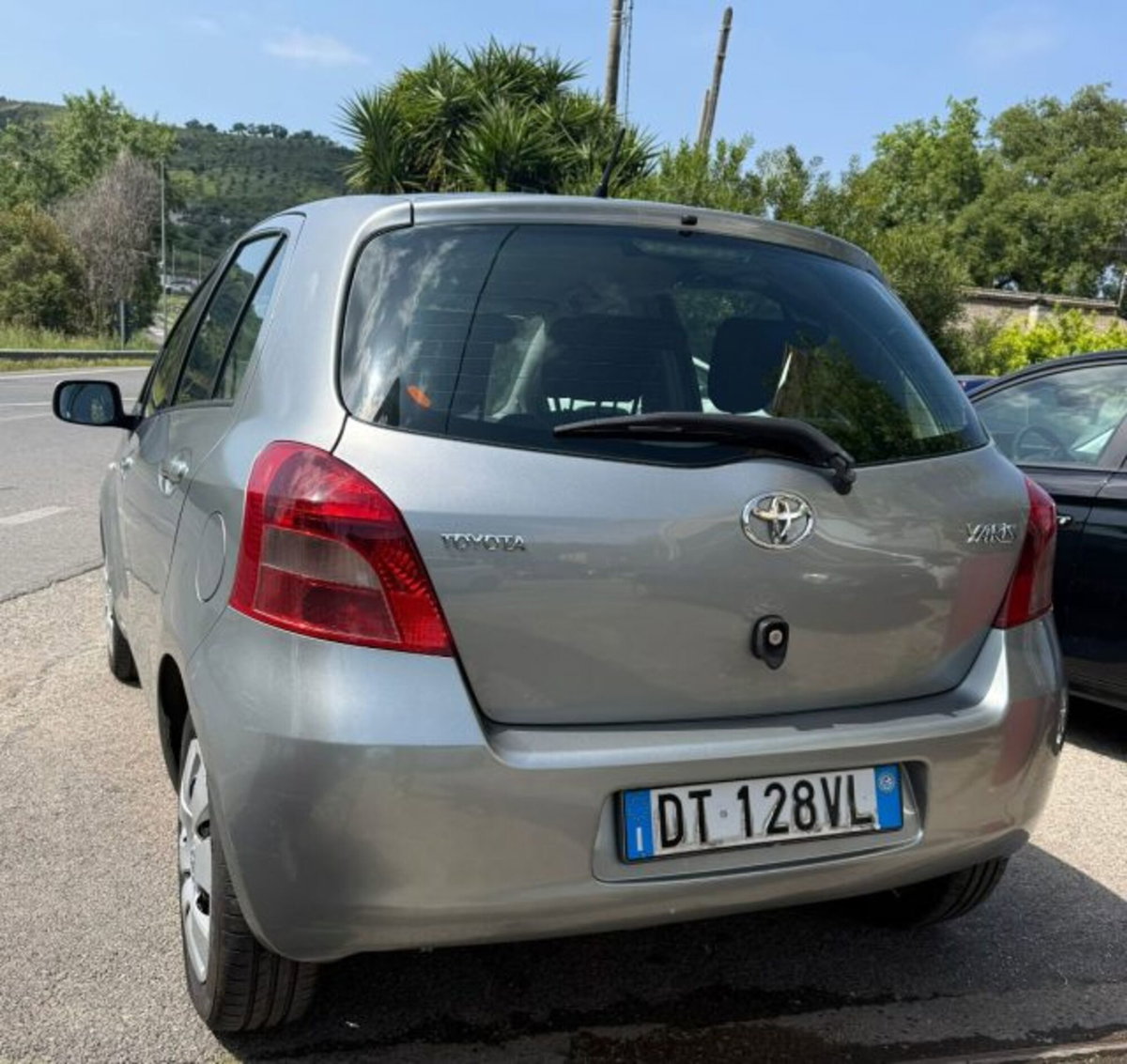 Toyota Yaris 1.0 5 porte Sol (5)