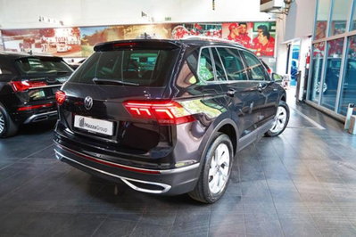 Volkswagen Tiguan 2.0 TDI 150 CV SCR DSG 4MOTION Elegance (9)