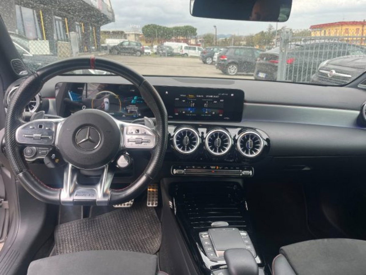 Mercedes-Benz Classe A Sedan 35 4Matic 4p. AMG (10)
