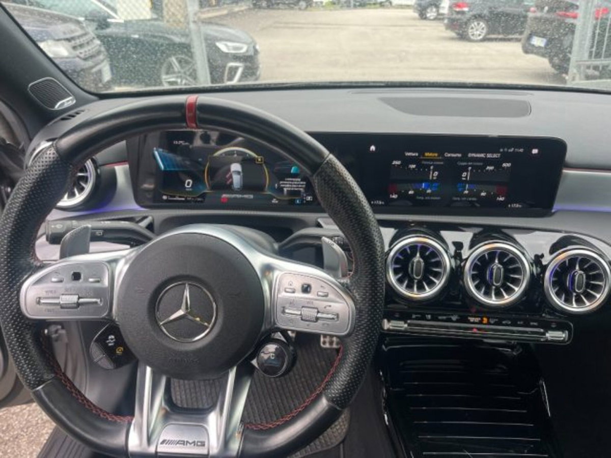 Mercedes-Benz Classe A Sedan 35 4Matic 4p. AMG (12)