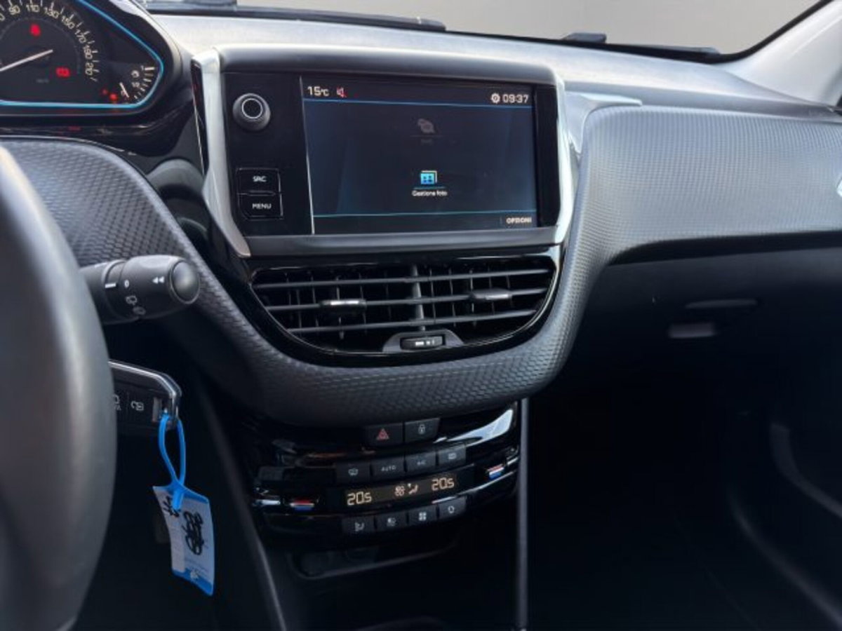 Peugeot 2008 100 S&S Allure (13)