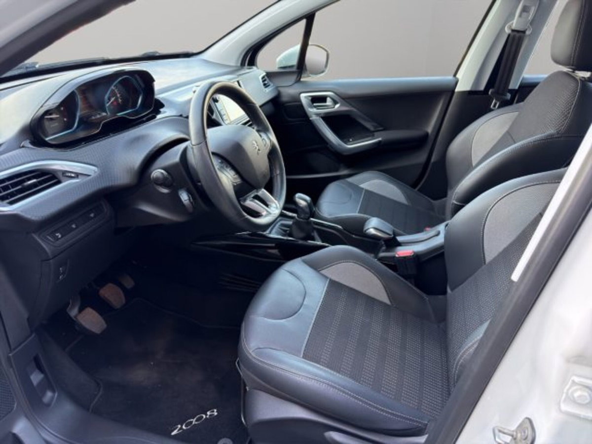 Peugeot 2008 100 S&S Allure (7)
