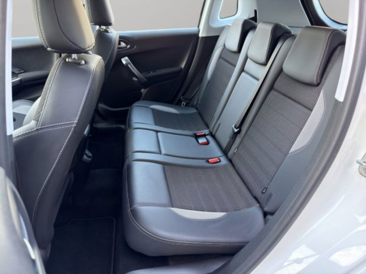 Peugeot 2008 100 S&S Allure (8)
