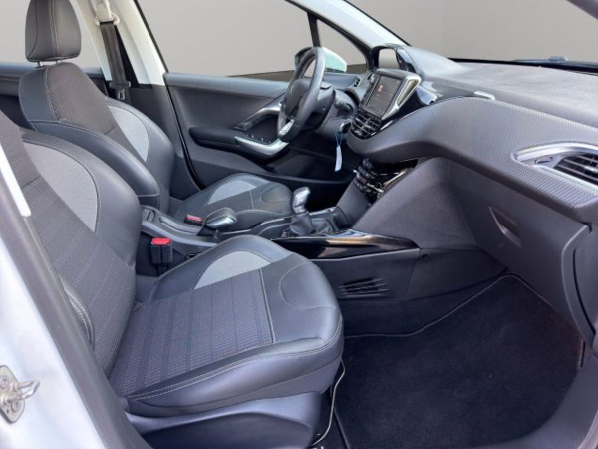 Peugeot 2008 100 S&S Allure (9)