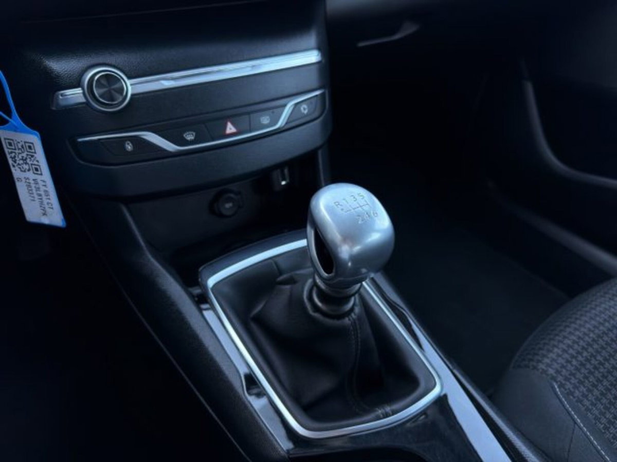 Peugeot 308 1.5 bluehdi Style s&s 130cv eat8 (13)