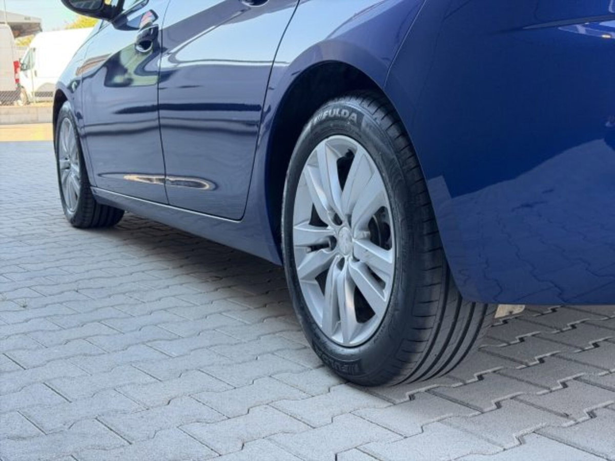 Peugeot 308 1.5 bluehdi Style s&s 130cv eat8 (16)