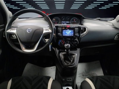 Lancia Ypsilon 0.9 TwinAir 85 CV 5 porte Metano Ecochic Gold (11)