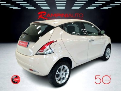 Lancia Ypsilon 0.9 TwinAir 85 CV 5 porte Metano Ecochic Gold (7)