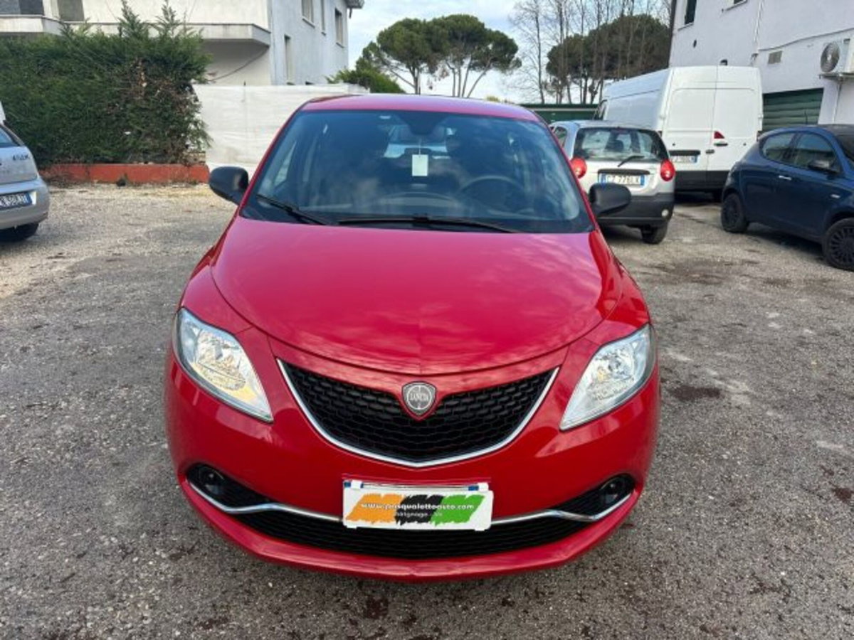Lancia Ypsilon 1.2 69 CV 5 porte GPL Ecochic Silver (12)
