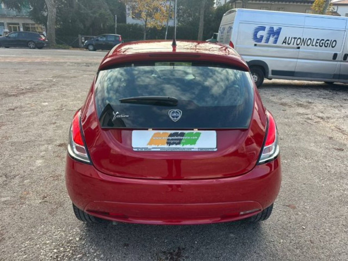 Lancia Ypsilon 1.2 69 CV 5 porte GPL Ecochic Silver (13)