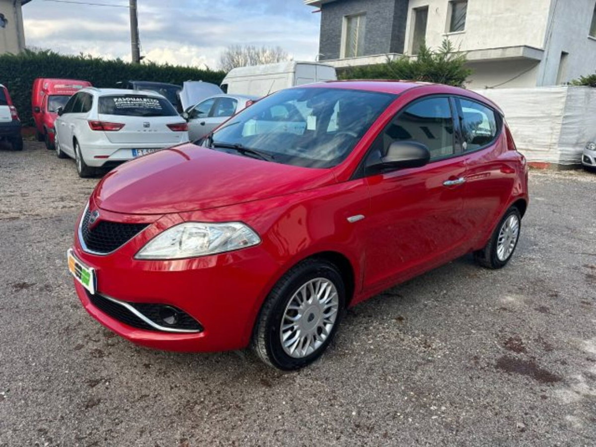 Lancia Ypsilon 1.2 69 CV 5 porte GPL Ecochic Silver (16)