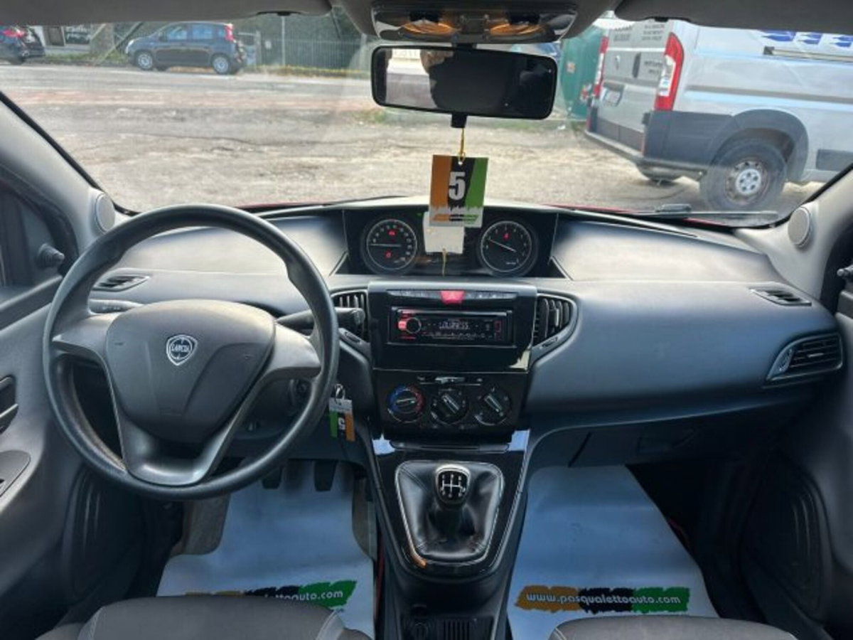 Lancia Ypsilon 1.2 69 CV 5 porte GPL Ecochic Silver (20)