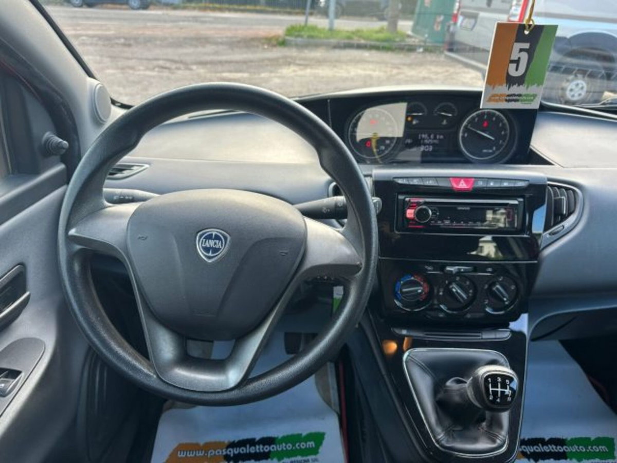 Lancia Ypsilon 1.2 69 CV 5 porte GPL Ecochic Silver (4)