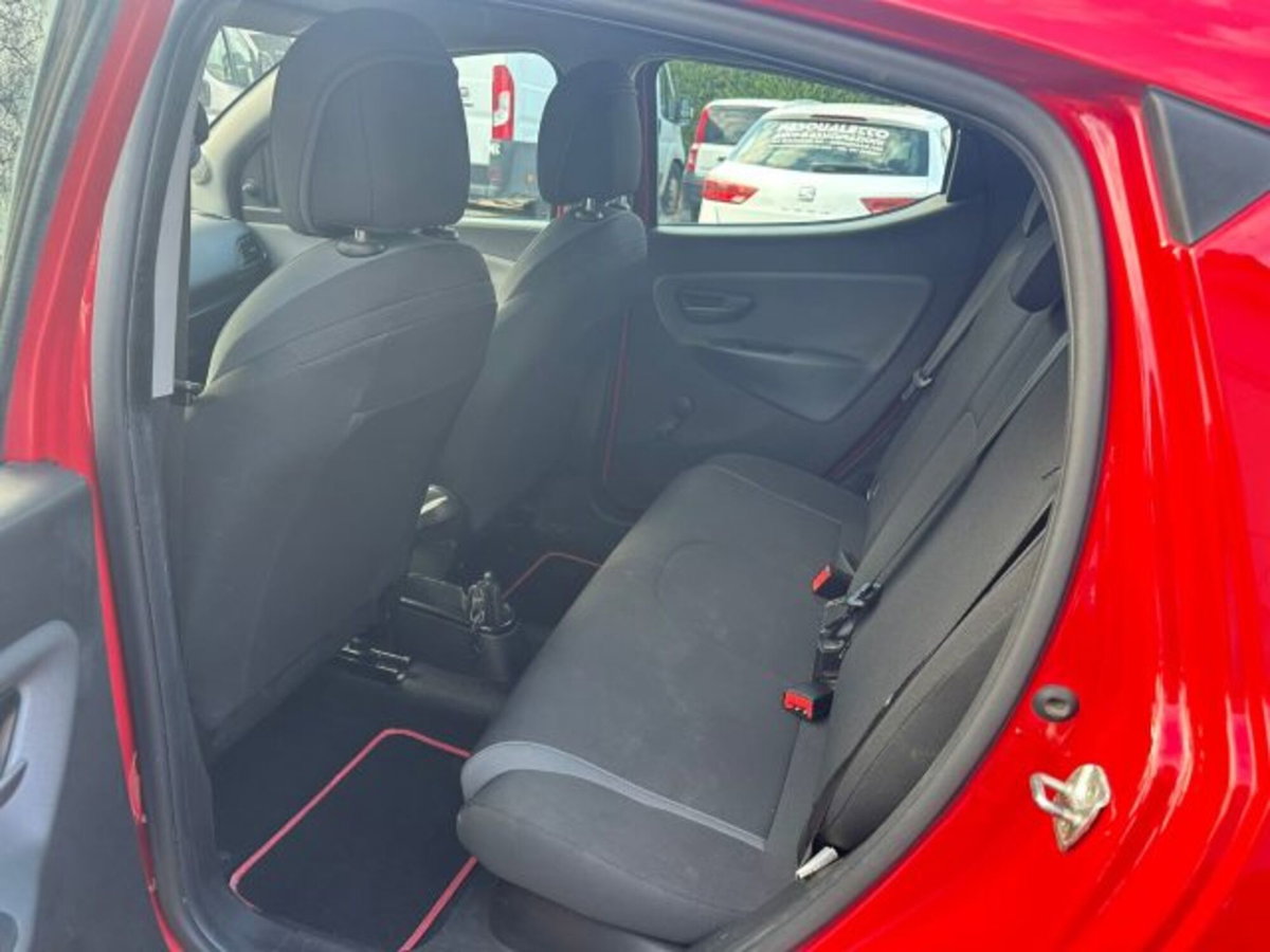 Lancia Ypsilon 1.2 69 CV 5 porte GPL Ecochic Silver (6)