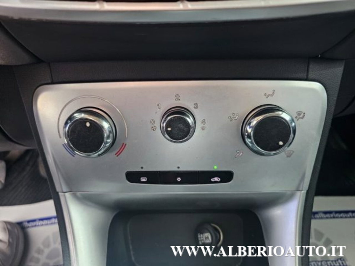 Lancia Delta 1.6 MJT DPF Oro (11)