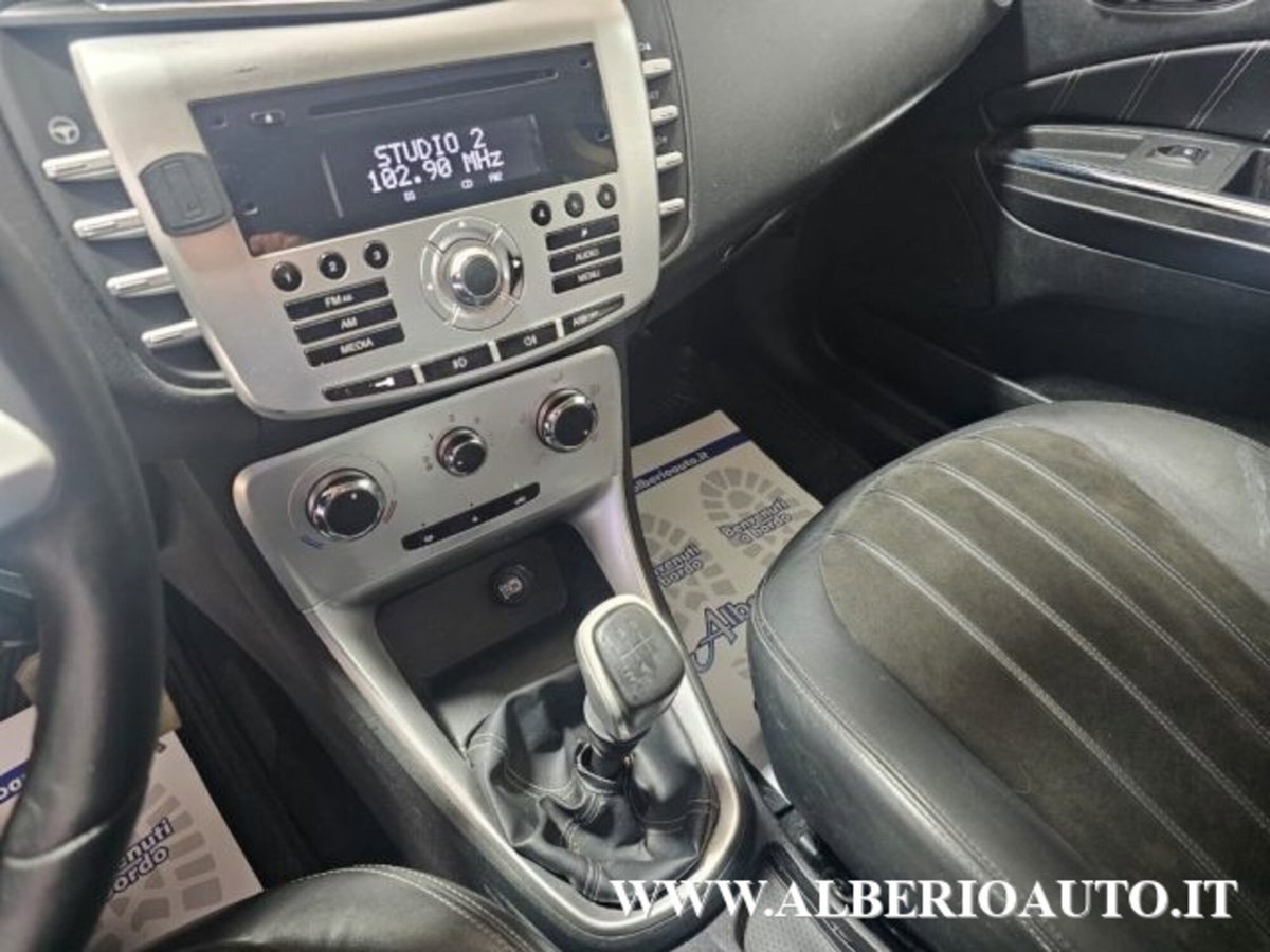 Lancia Delta 1.6 MJT DPF Oro (13)