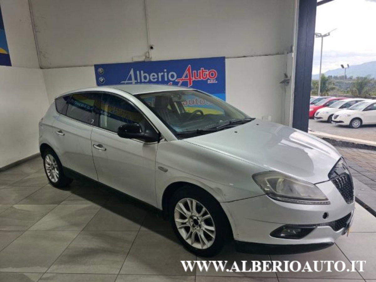 Lancia Delta 1.6 MJT DPF Oro (2)