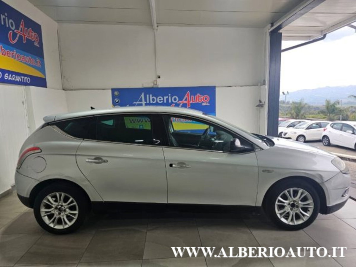 Lancia Delta 1.6 MJT DPF Oro (3)
