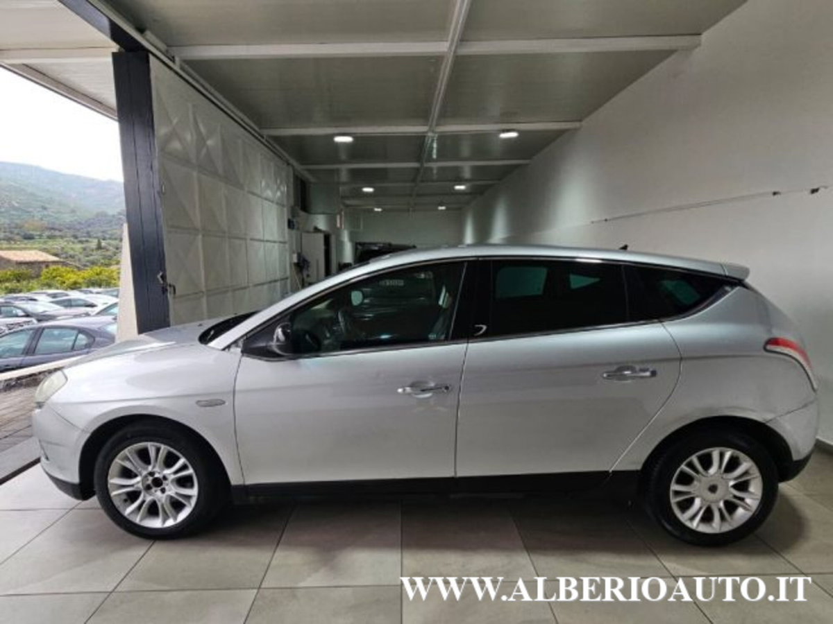 Lancia Delta 1.6 MJT DPF Oro (5)