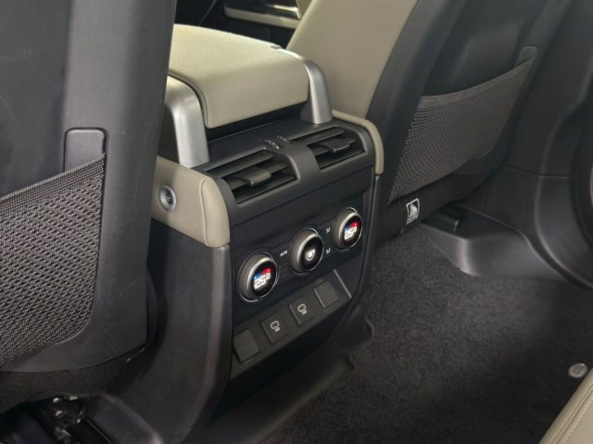 Land Rover Defender 110 Hard Top 3.0d i6 mhev X-Dynamic SE awd 250cv auto (14)