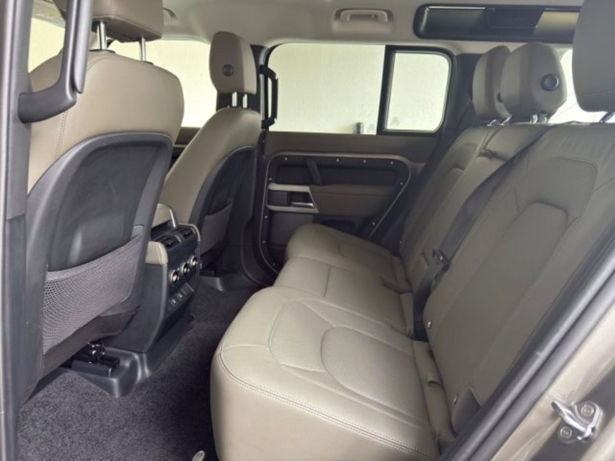 Land Rover Defender 110 Hard Top 3.0d i6 mhev X-Dynamic SE awd 250cv auto (15)