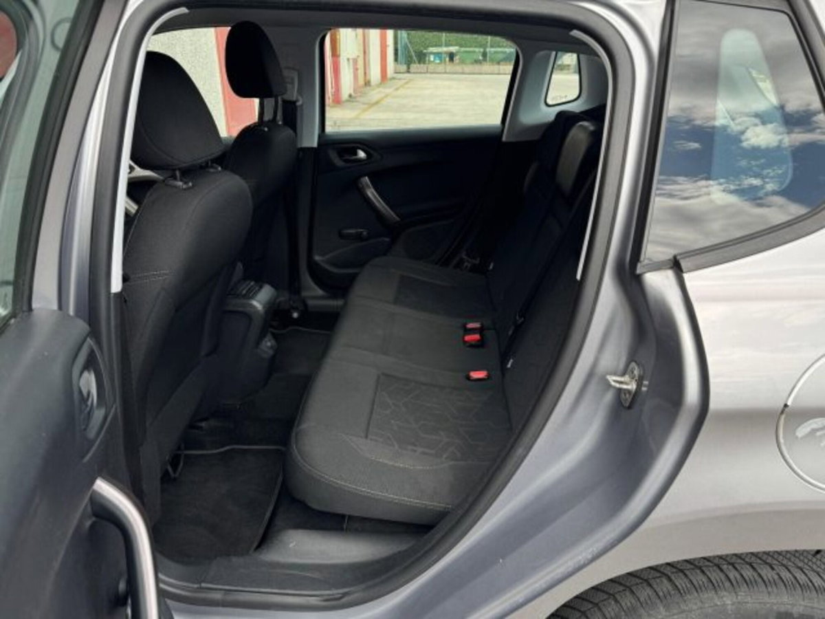 Peugeot 2008 100 Allure (11)