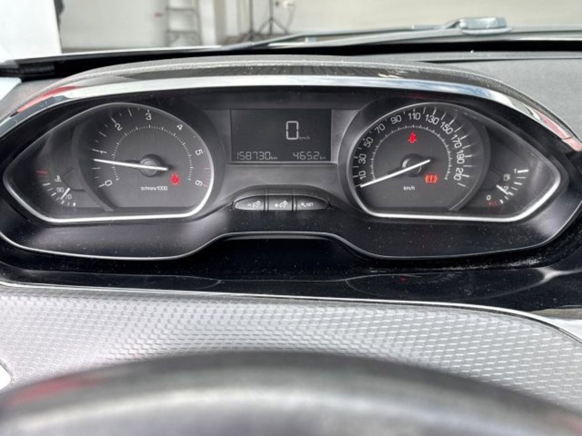Peugeot 2008 100 Allure (9)