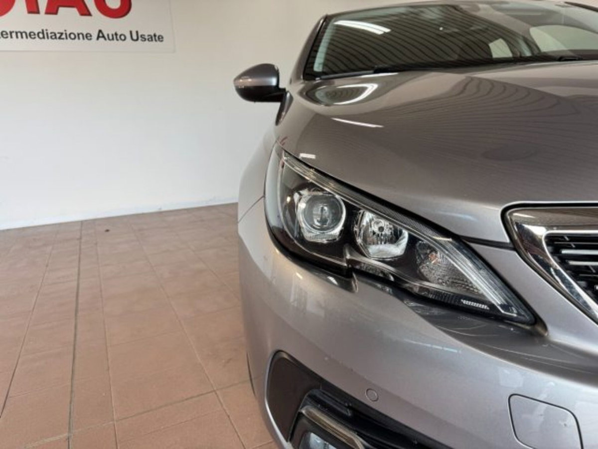 Peugeot 308 BlueHDi 100 S&S Business (14)
