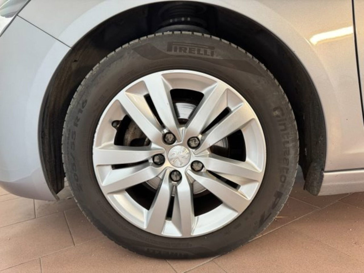 Peugeot 308 BlueHDi 100 S&S Business (16)